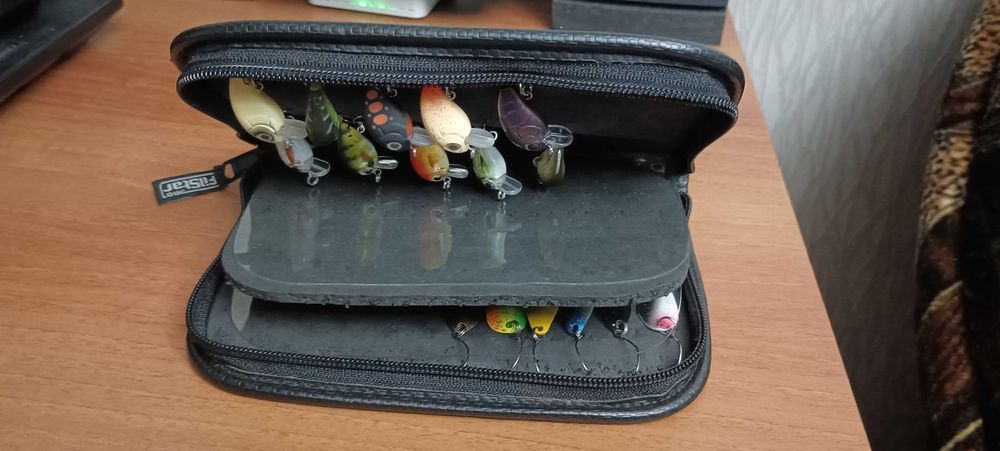 воблери и клатушки за пъстърва+органайзер/класьор/