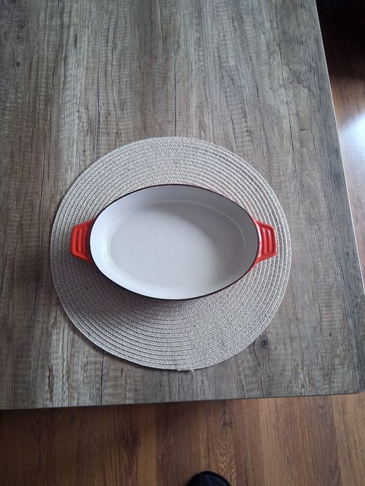 Tigaie ovala din fonta