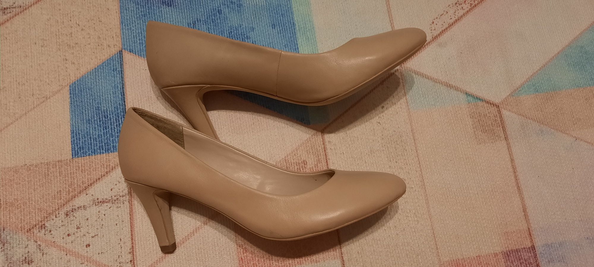 Livrare gratuita - Pantofi stiletto, nude, din piele, mas 40