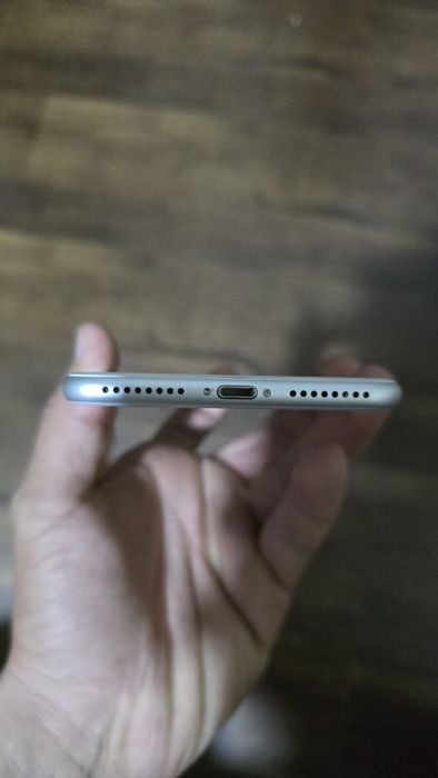 Apple iPhone 7 +