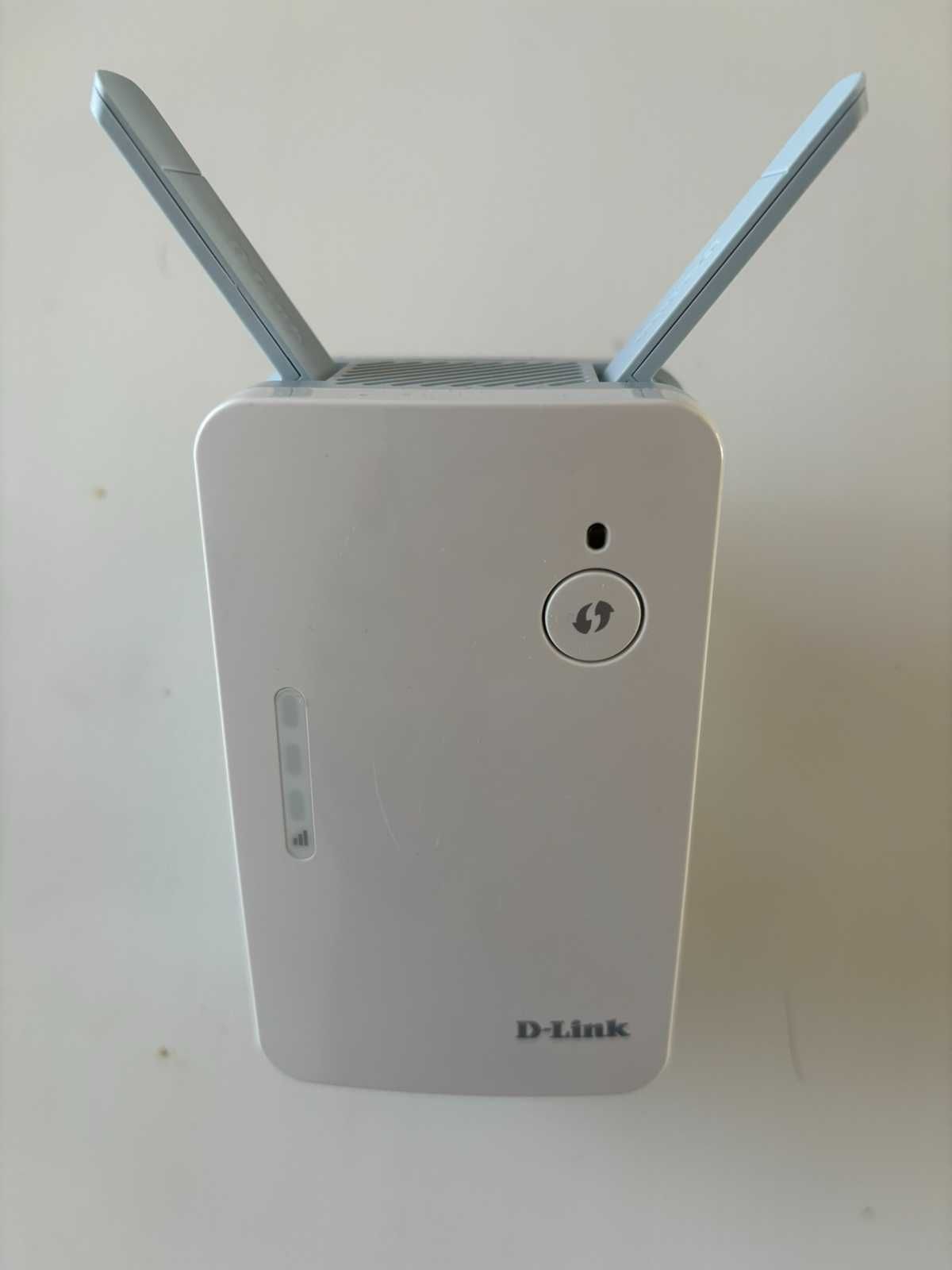 D-Link E15 Wi-Fi Range Extender