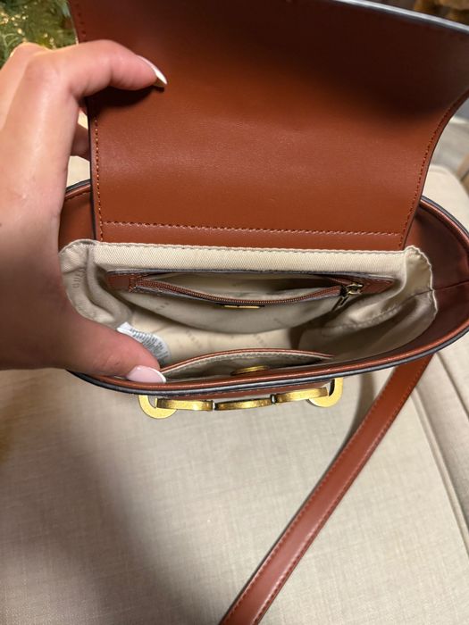 Кожена Чанта Guess.