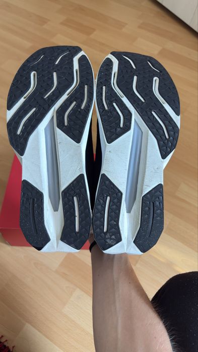 New Balance FuelCell Propel v5 in stare foarte buna