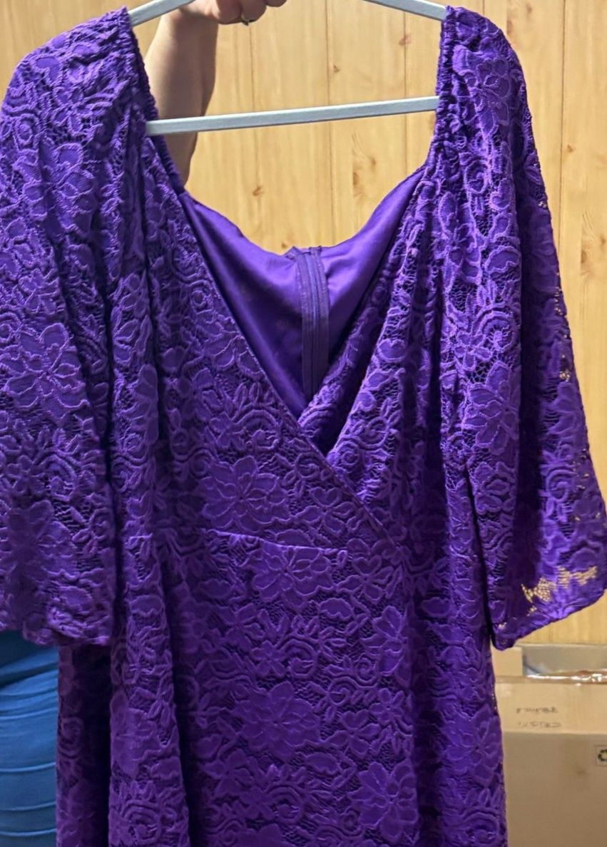 Vând rochie dantela noua marime 5xl