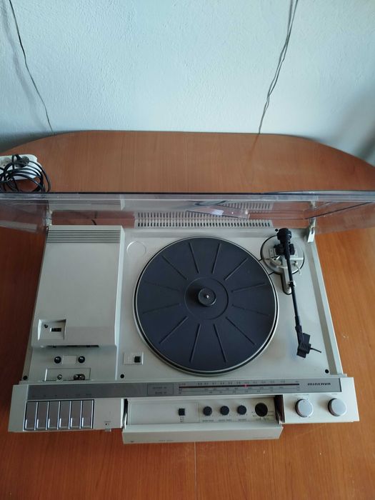 Superb Stereo Music Center Minerva model: RST 200. In stare perfecta!