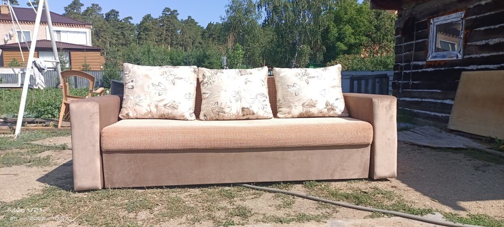 Продам диван размером 230*90
