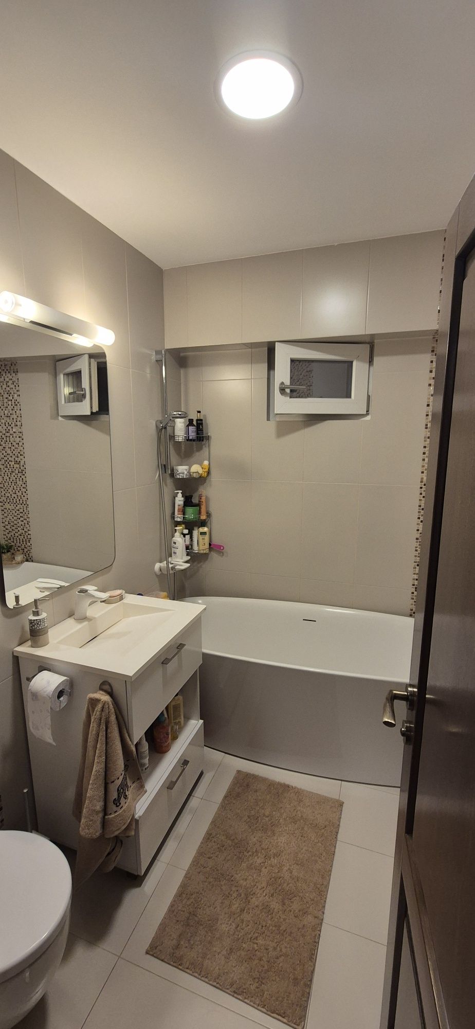 Apartament 4 camere de vanzare, decomandat, bilateral, zona centrala