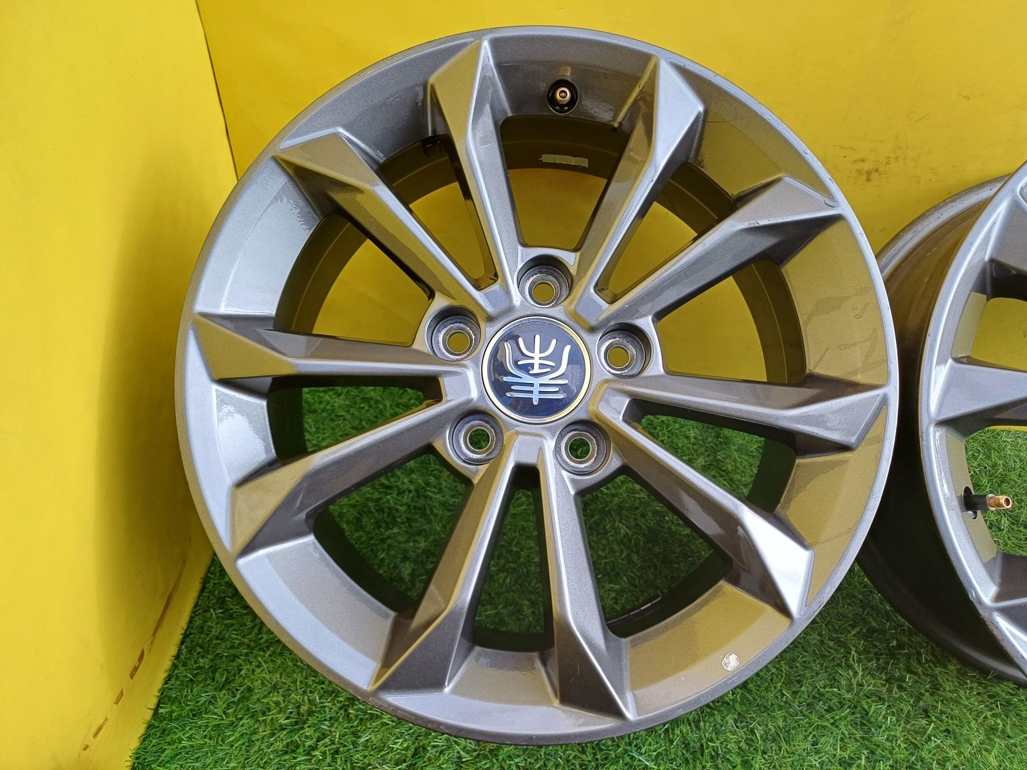 Диски R16 5×114.3 на Toyota и другие.