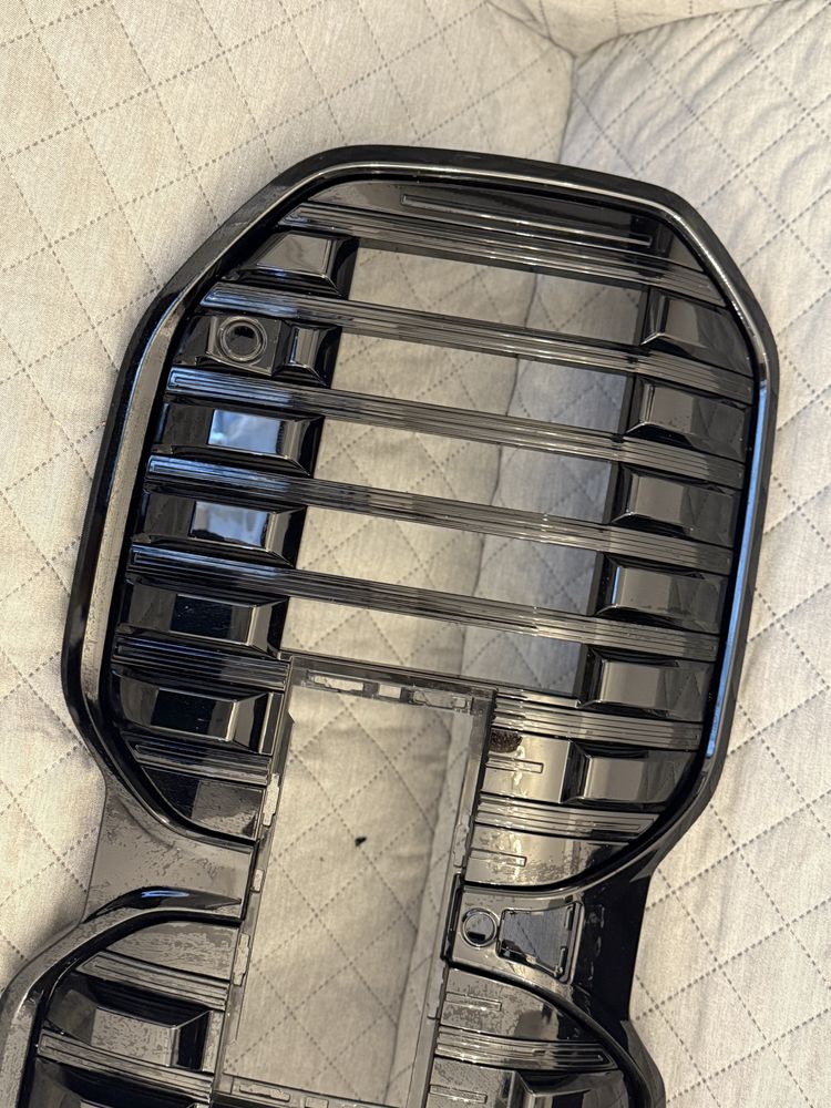 Grila BMW G70 Seria 7 2022+ Black