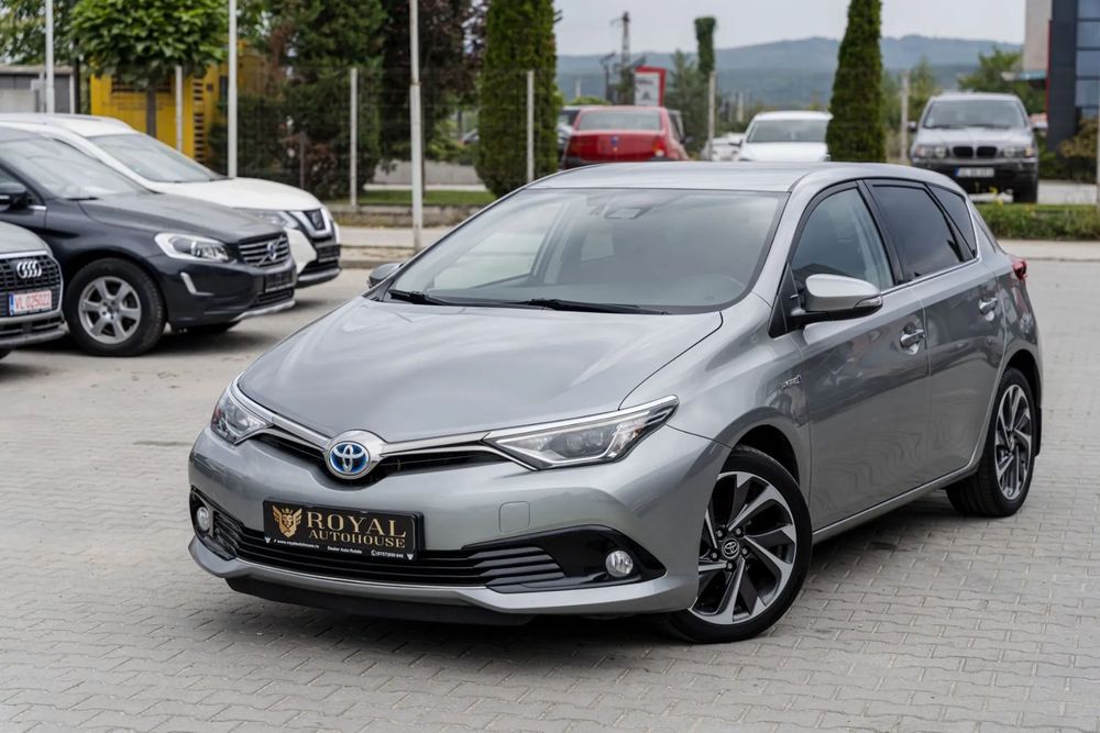 Toyota Auris Garantie 12 luni, Scaune incalzite, Camera marsarier, Navigatie