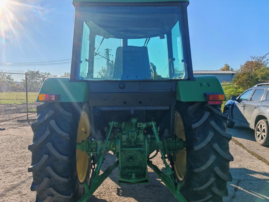 Tractor John Deere 1640 cu încărcător frontal faucheux
