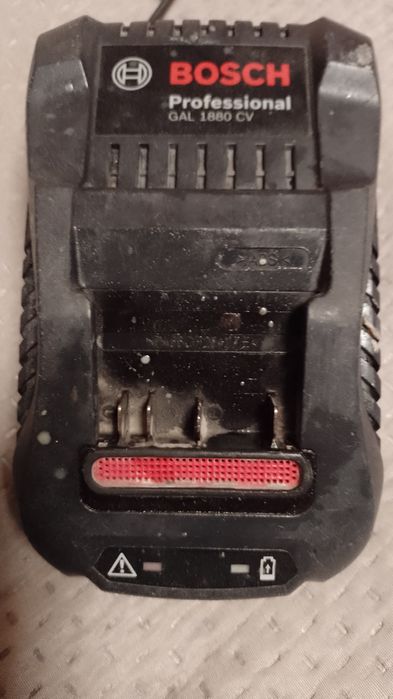 Încărcător acumulator Bosch 18v