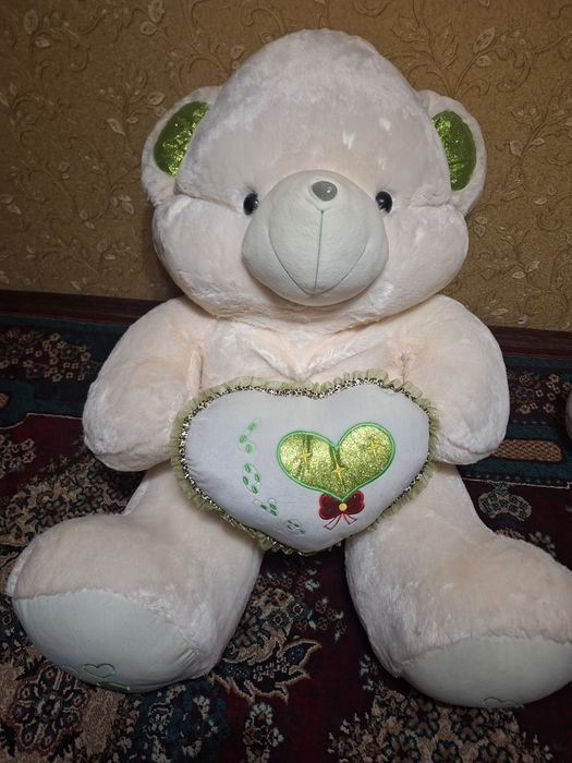 15metrdan baland oq ayiq yangi