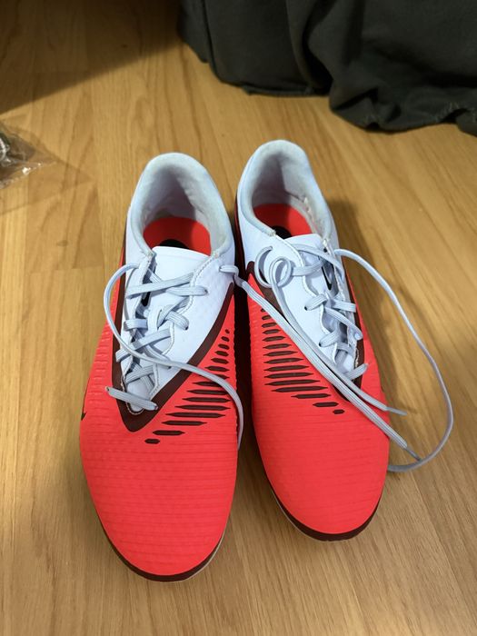 Ghete Fotbal Nike Phantom 6