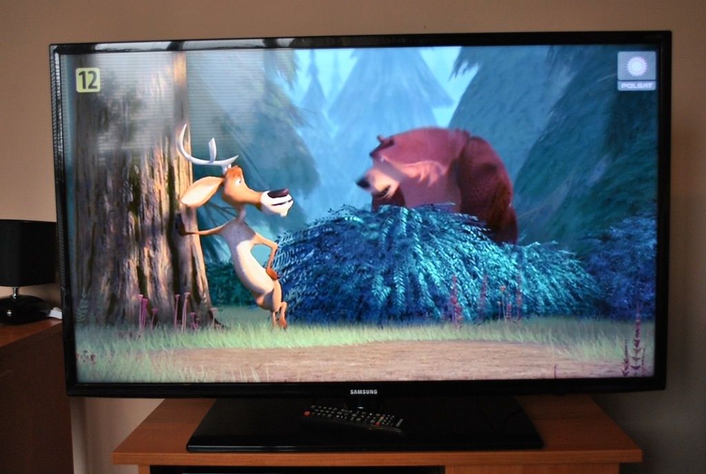 Tv Samsung model UE40EH6030