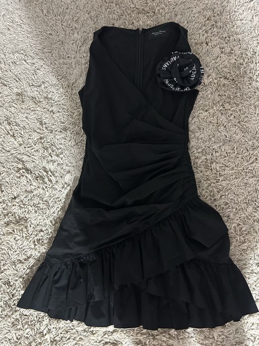 Малка черна рокля Pause