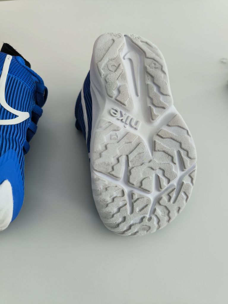 Маратонки за  момче Nike