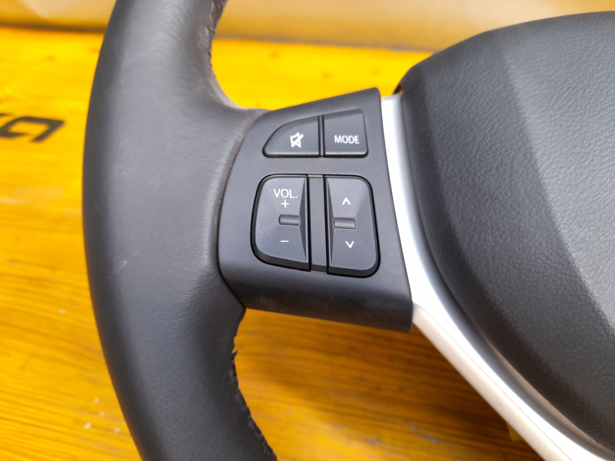 Волан сузуки суифт Suzuki Swift