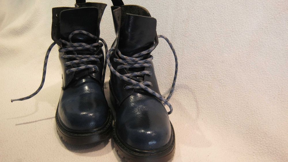 Ghete dama,piele,Nr 38 sau 23,5cm.Noi.