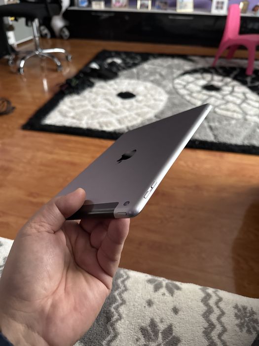 Tableta Apple iPad5 A1823 - perfect functionala