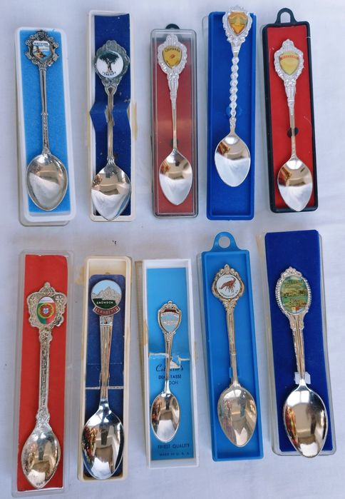 Lingurițe suvenir placate cu argint, de colecție, din anul 1991.