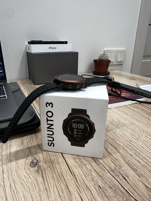 часы Suunto 3