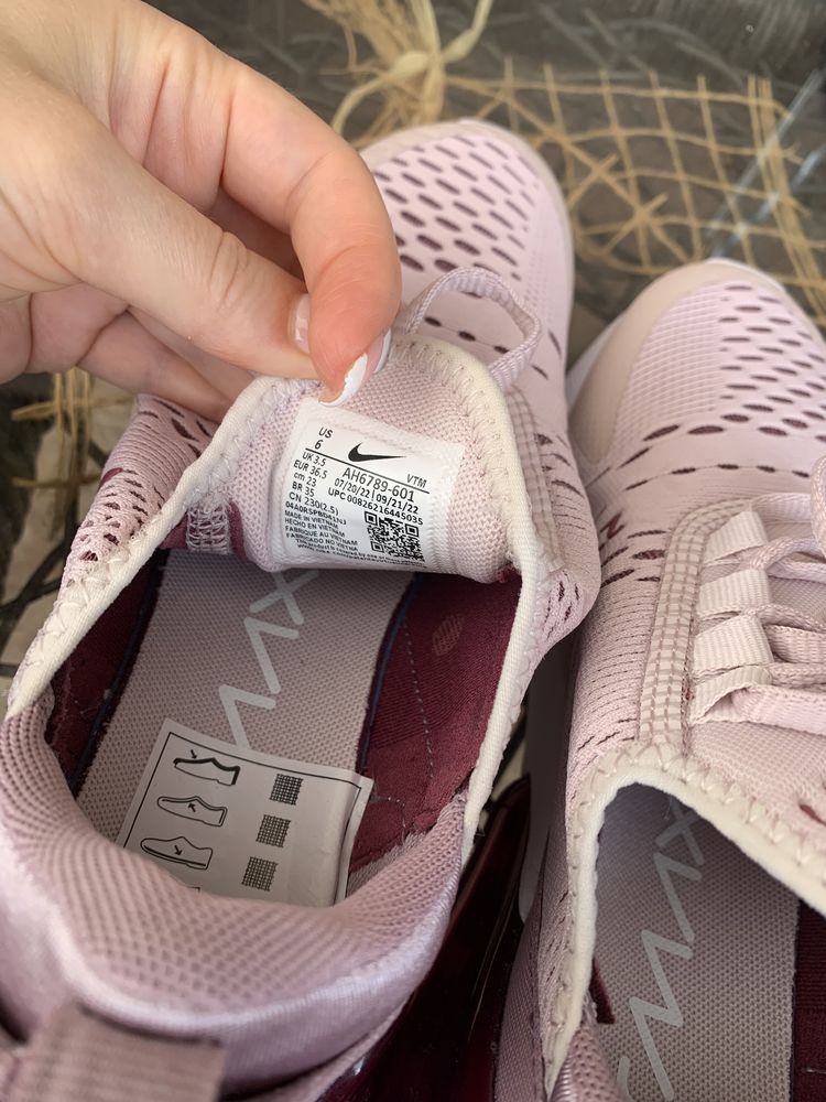 Маратонки Nike Air270