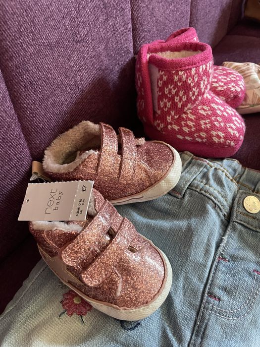 Geaca next 68 plus 3 perechi ghete 15 si 2 perechi de pantaloni