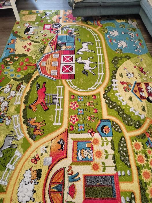 Vând covor 200/300 (ferma animalelor)