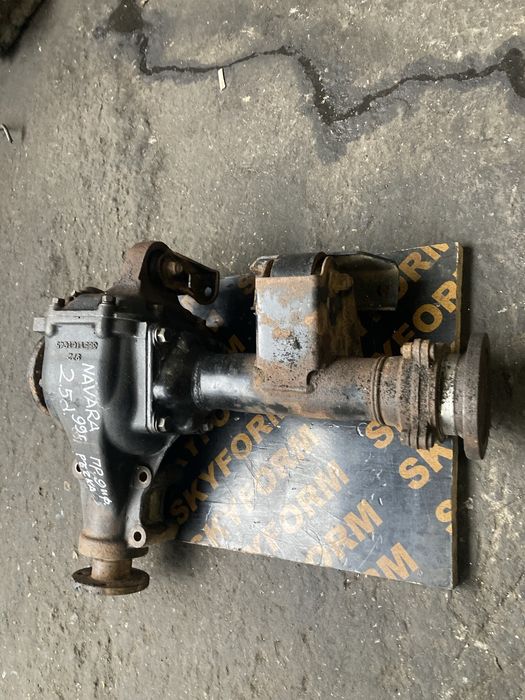 Nissan Navara 2.5D 1999 година Преден Диференциал