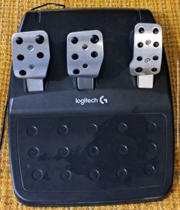 URGENT!!Logitech g27/pedale g29