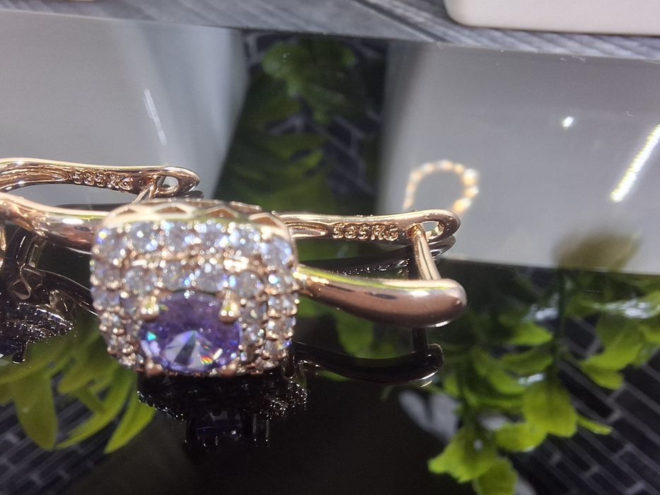 Серьги бижутерия с камнями