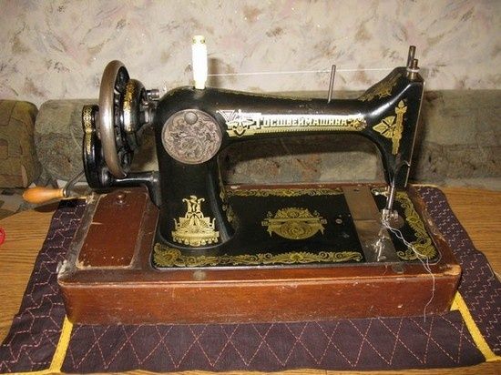 старая швейная машинка Чайка 2