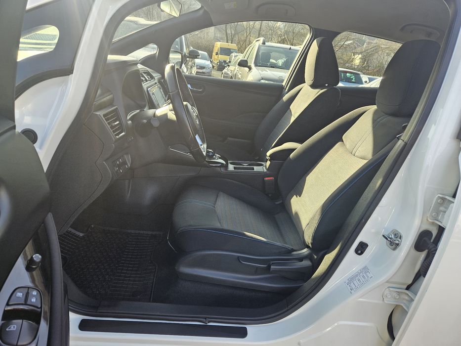 Nissan Leaf 2020 / 55950 km / 40kwh / full electric