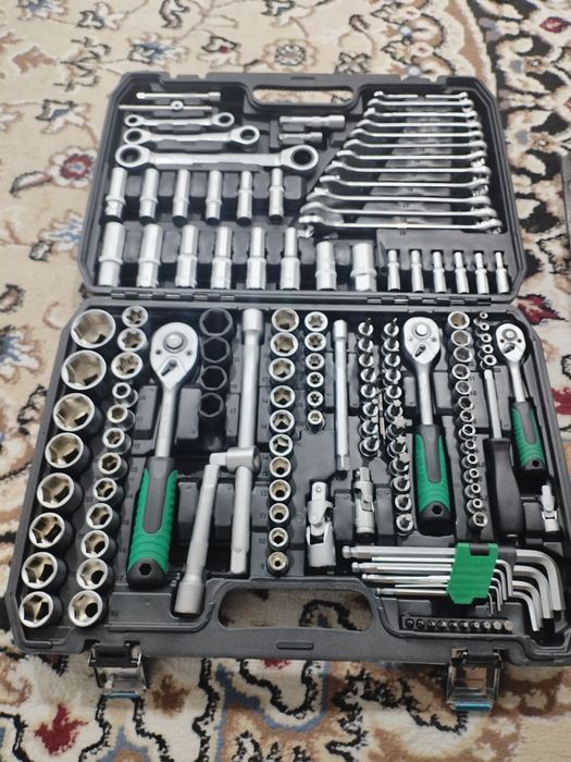 Продам новый набор инструментов