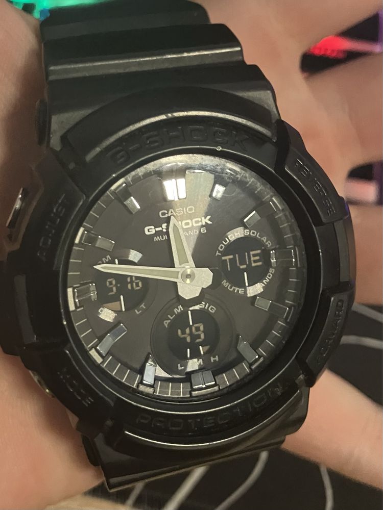 Часовник G shock