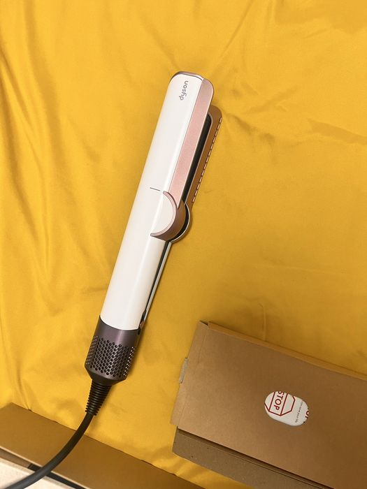 Dyson Airstrait утюжок выпрямитель