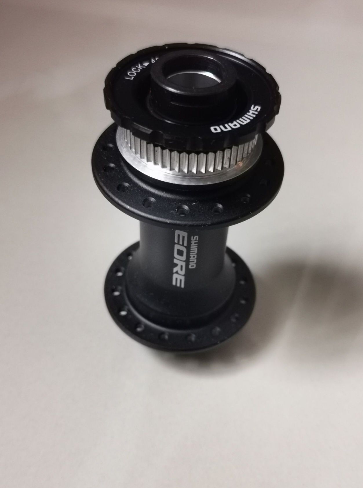 Нова предна главина 15 x 100 Shimano Deore HB-M618 32H