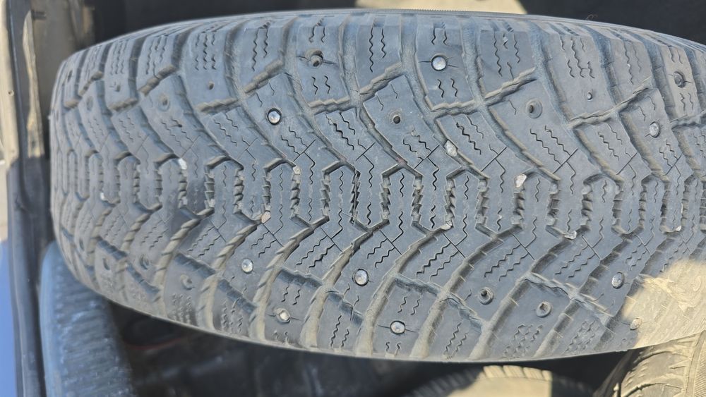 Продаю зимние шины