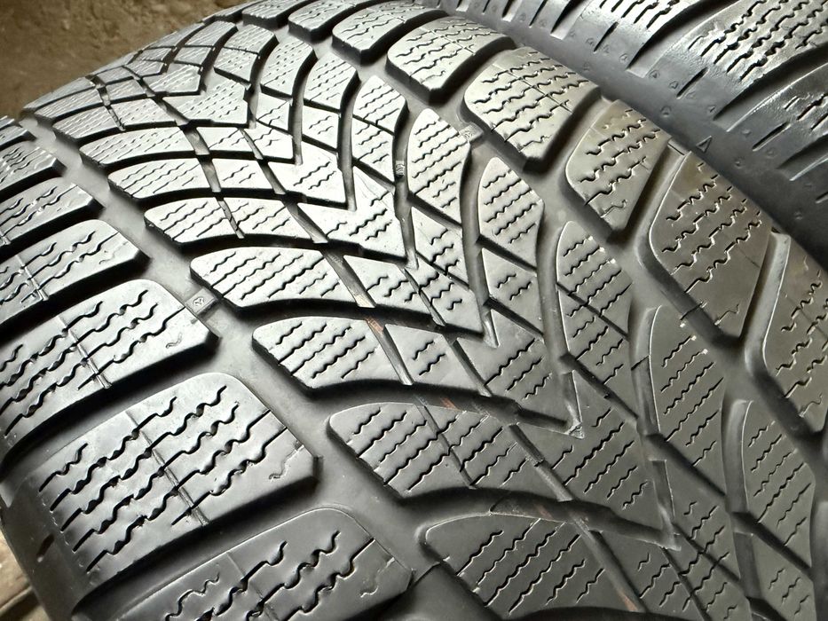 2x Anvelope Iarna 245/50 R18 runflat - Dunlop  Winter Sport 4D MOE DSS