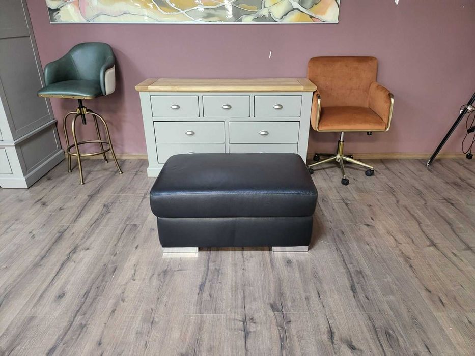 Черна кожена табуретка с функция ракла