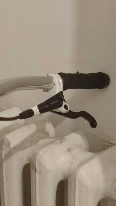 Продам передние тормоза шимано 445