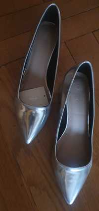 Pantofi argintii Stradivarius