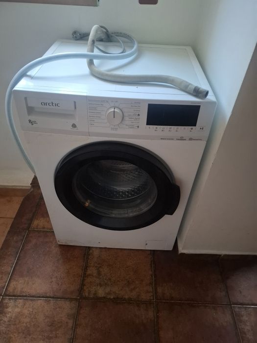 Vând Mașină de spălat cu uscător  8 kg , 5 uscare !!