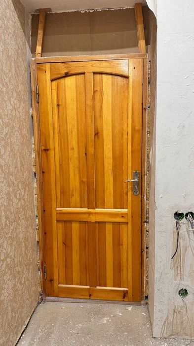 Продаются деревянные двери