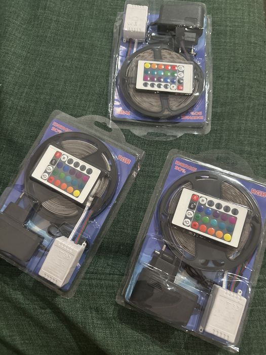 benzi led 5 metrii multicolore cu telecomanda