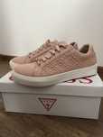 Дамски кецове Guess