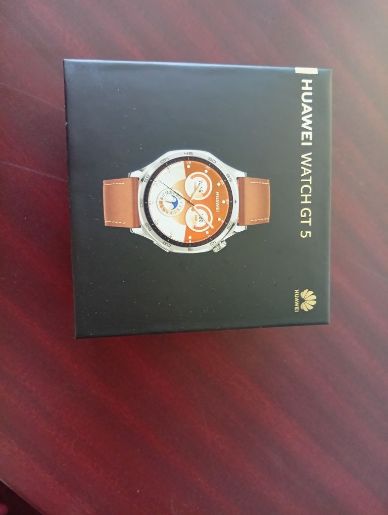 Продам срочно часы Huwai watch gt5