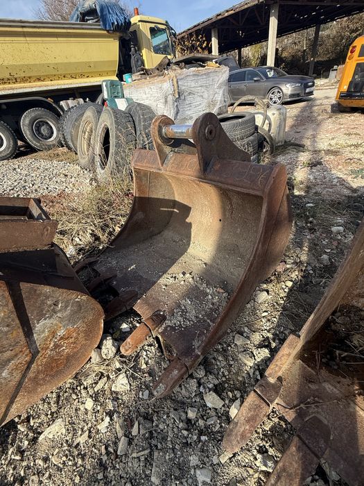 Cupe excavator de la 8- 25 tone cu prindere rapida
