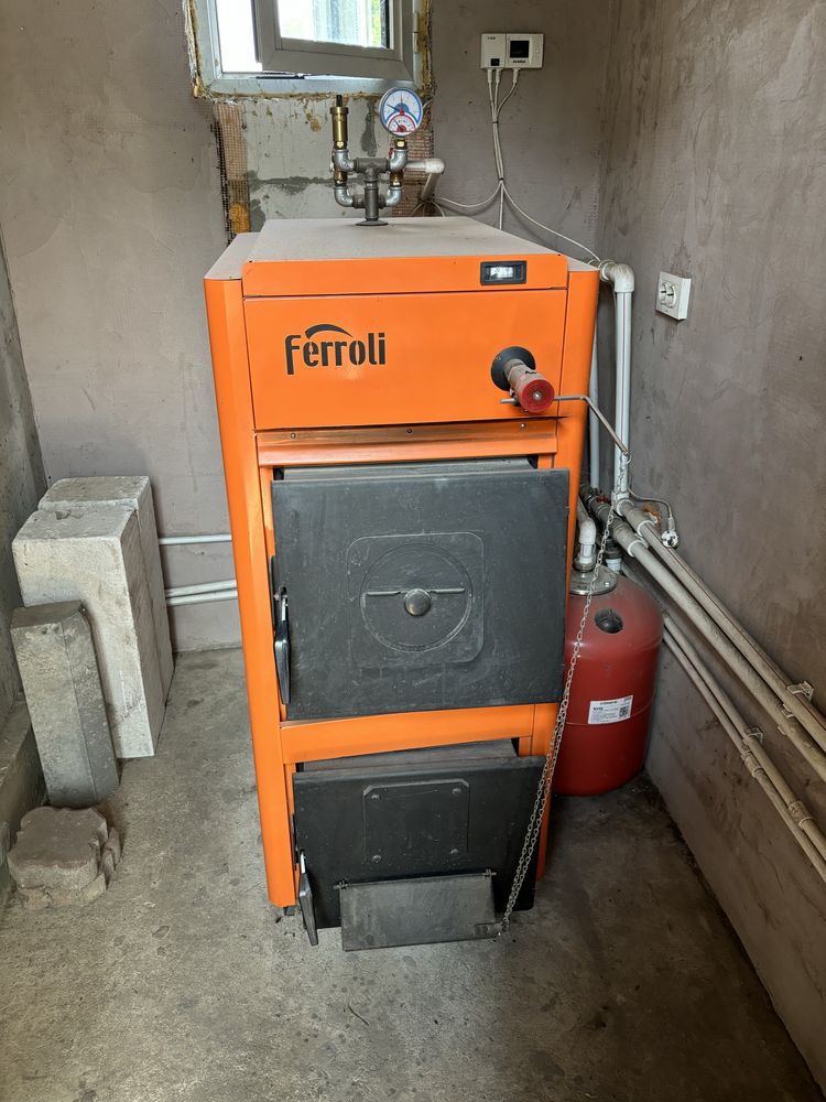 Cazan termic pe combustibil solid
